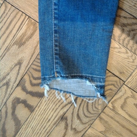 Madewell Distressed  Curvy High Rise Skinny Jeans in Size 27P - Picture 6 of 10